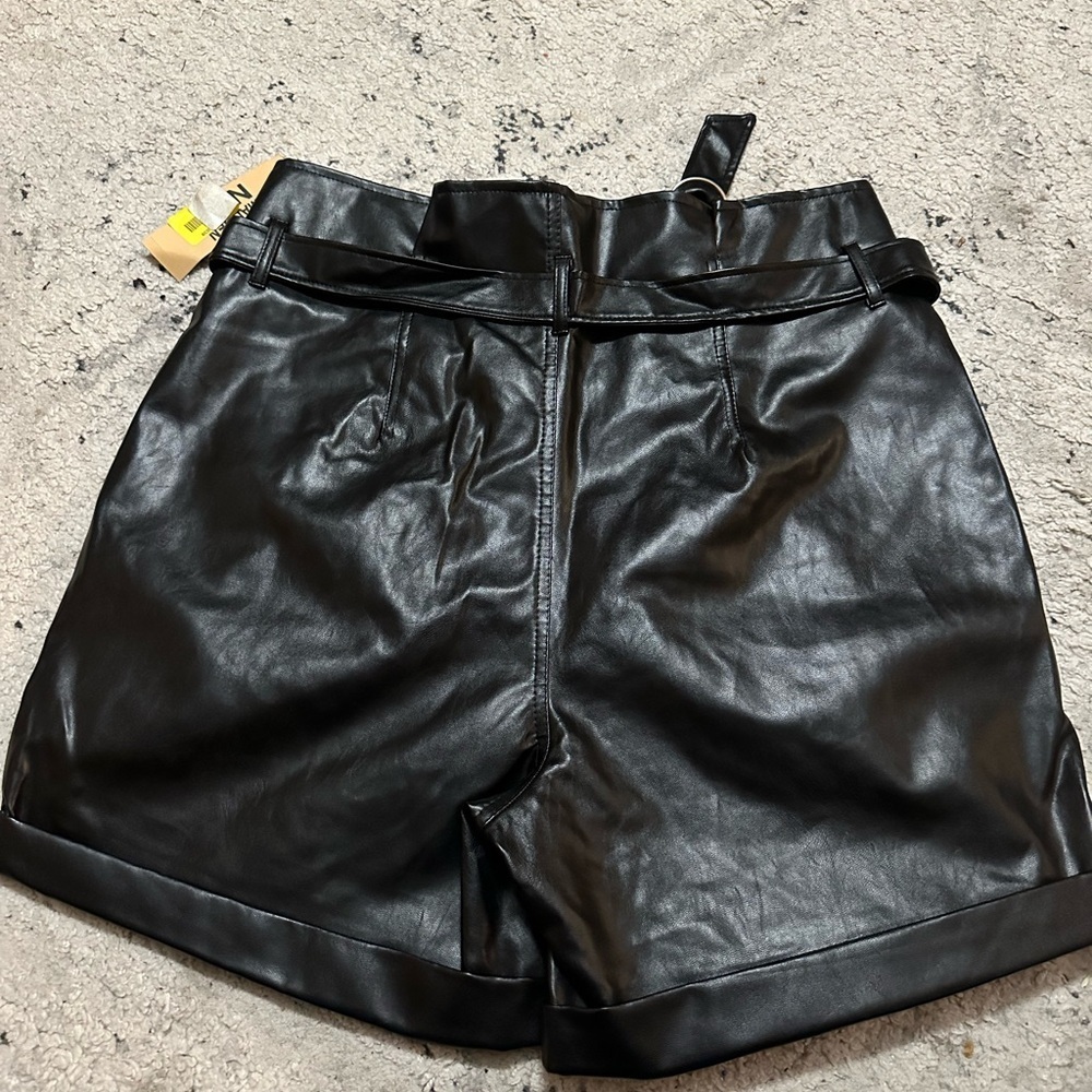 Womens 1X (17) Vegan Leather PAPERBAG Short Madden NYC Belted Black Zip NWT - Picture 7 of 9